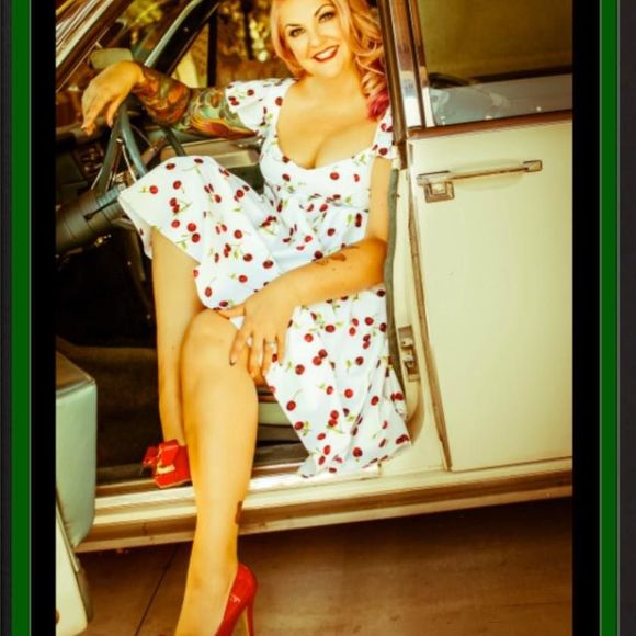 Meet your Posher, Dominique - Picture 1 of 1